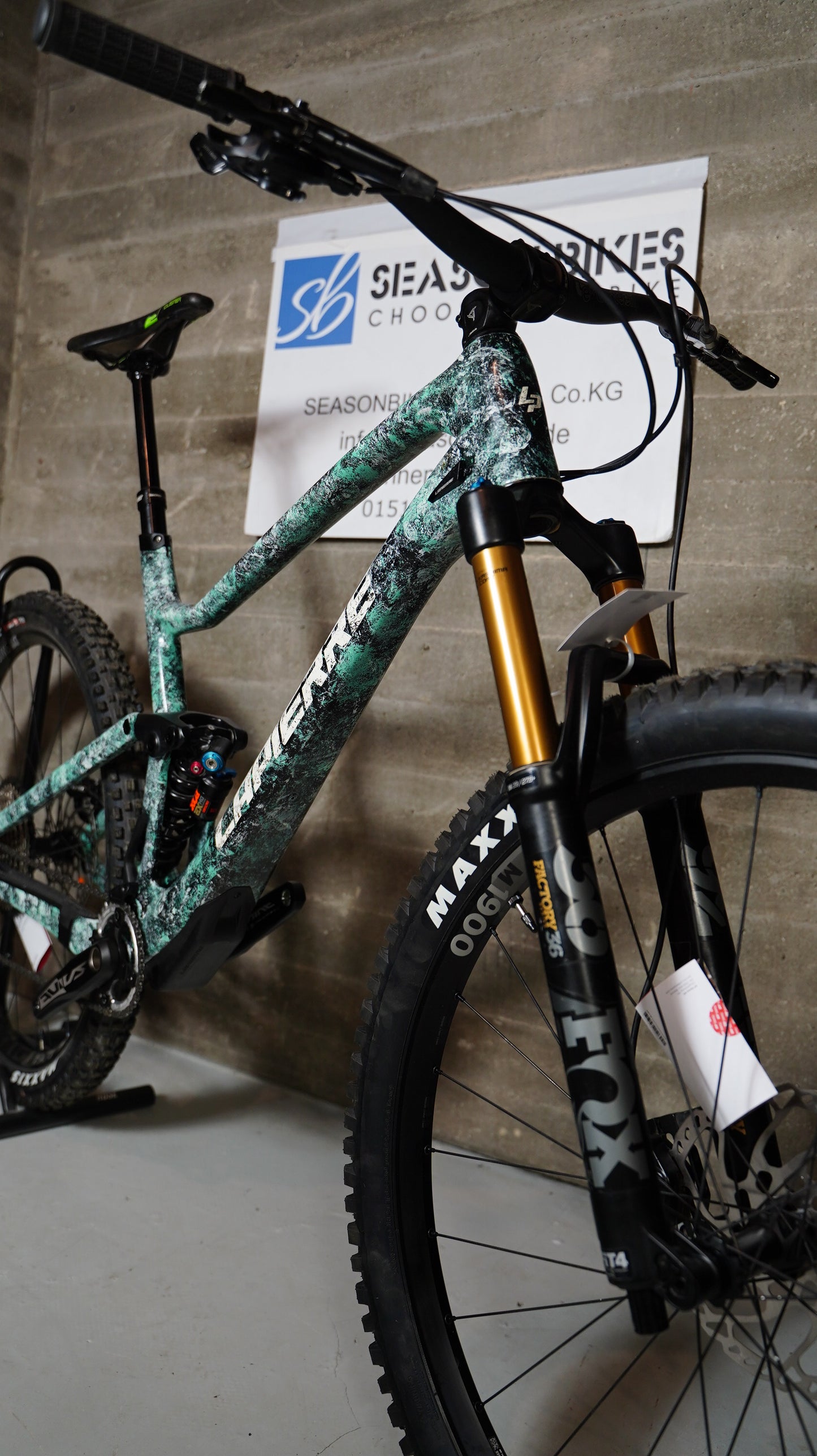 Lapierre Spicy CF Custom Design