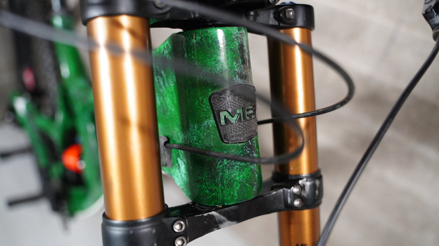 Intense M16 Carbon XL