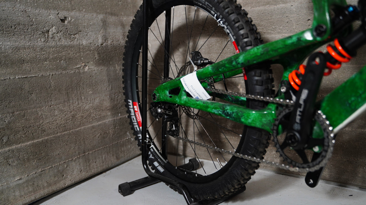 Intense M16 Carbon XL
