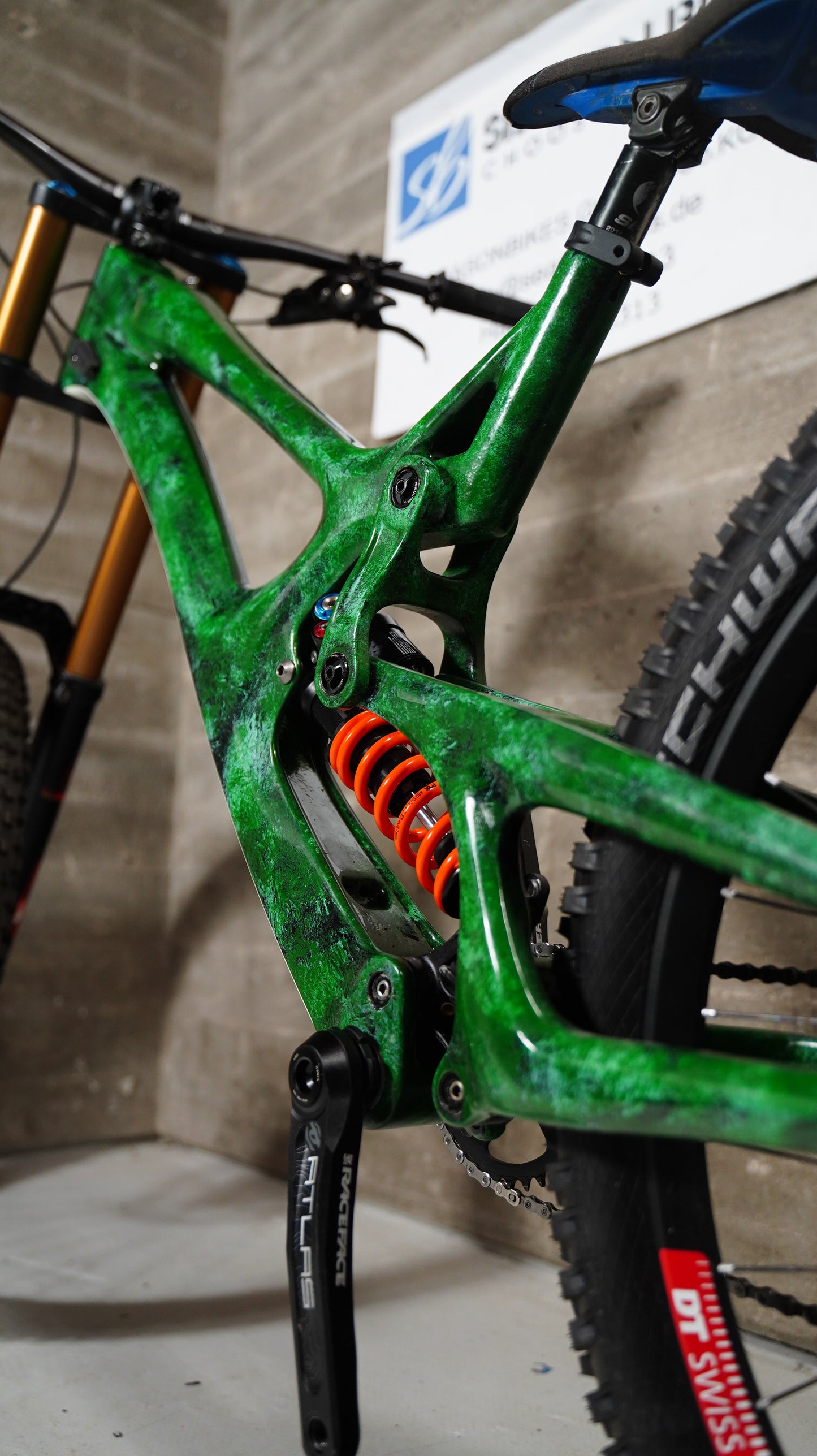 Intense M16 Carbon XL