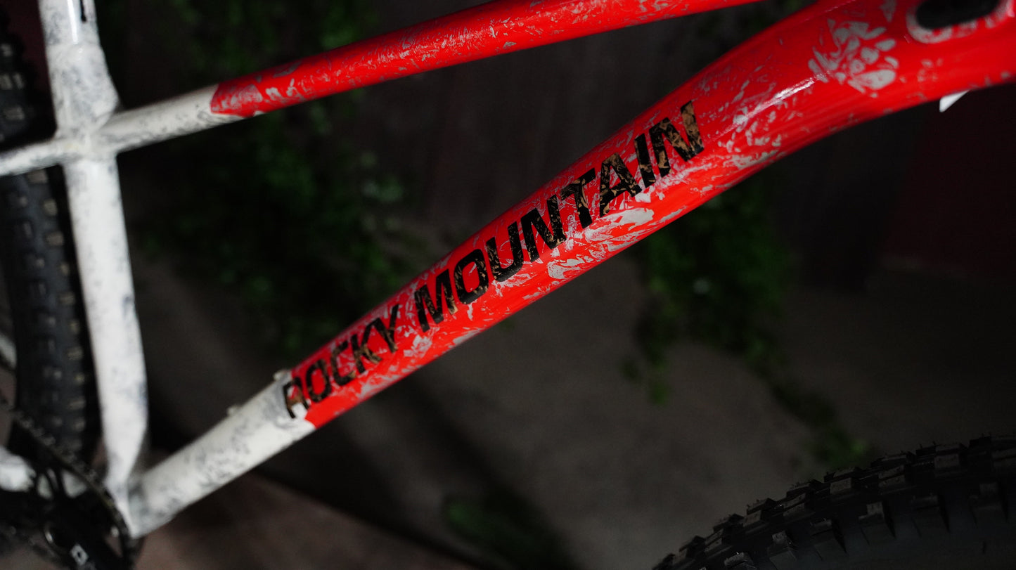 Rocky Mountain Growler Rahmen Gr.M Custompaint "Oldschool weis/rot" für M.Meier / Anzahlung