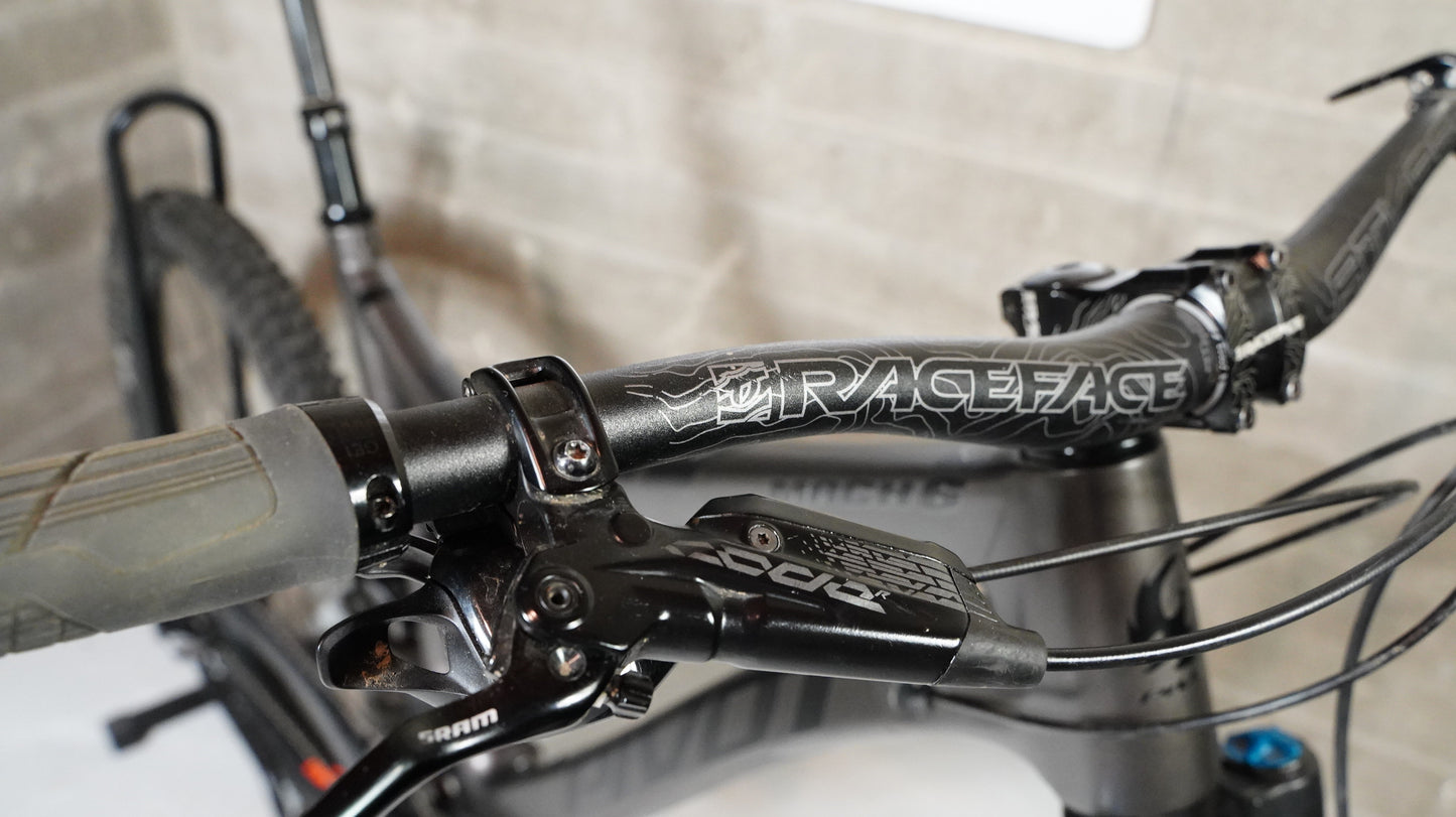 Pivot Mach 6 Carbon