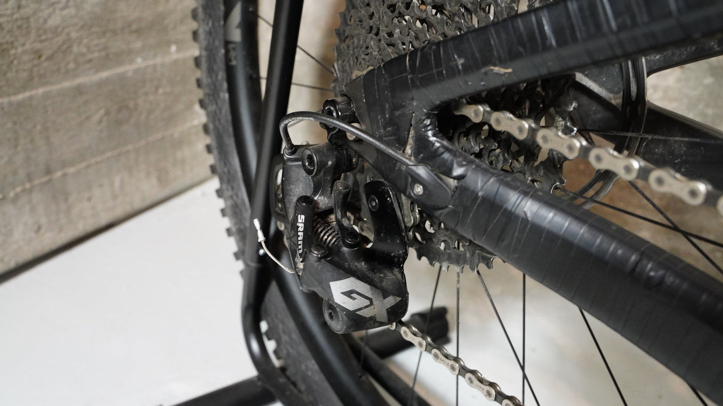 Pivot Mach 6 Carbon