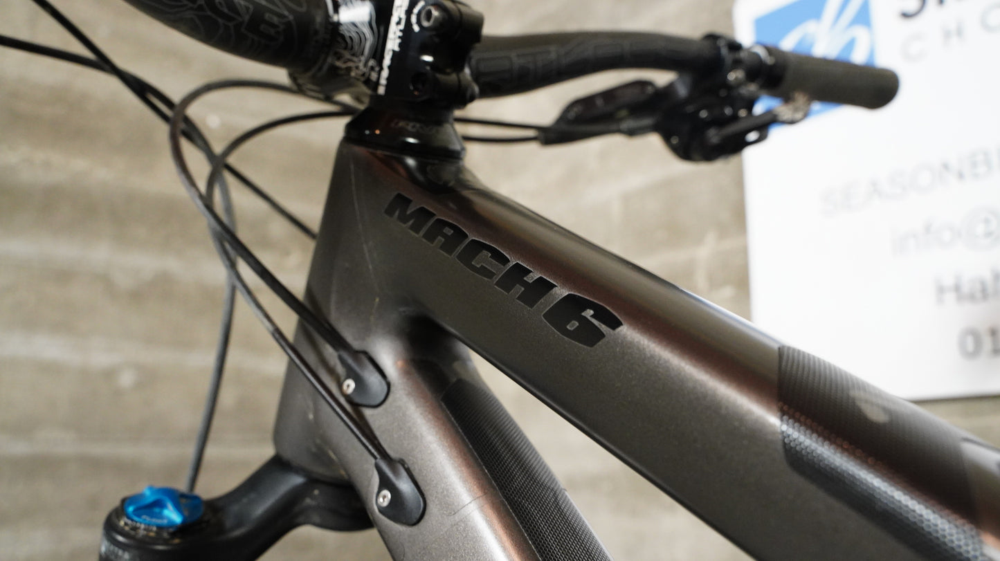 Pivot Mach 6 Carbon